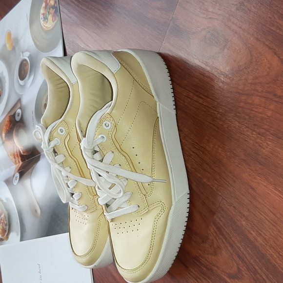 Zara Sneakers - Picture 6 of 10